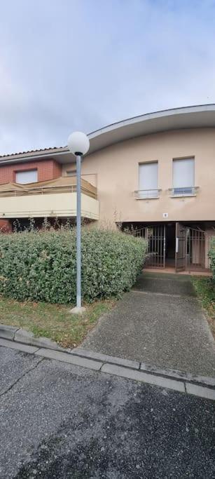 T2 Pool & Terrasse - Parking - Metro - Wifi Toulouse Exterior photo